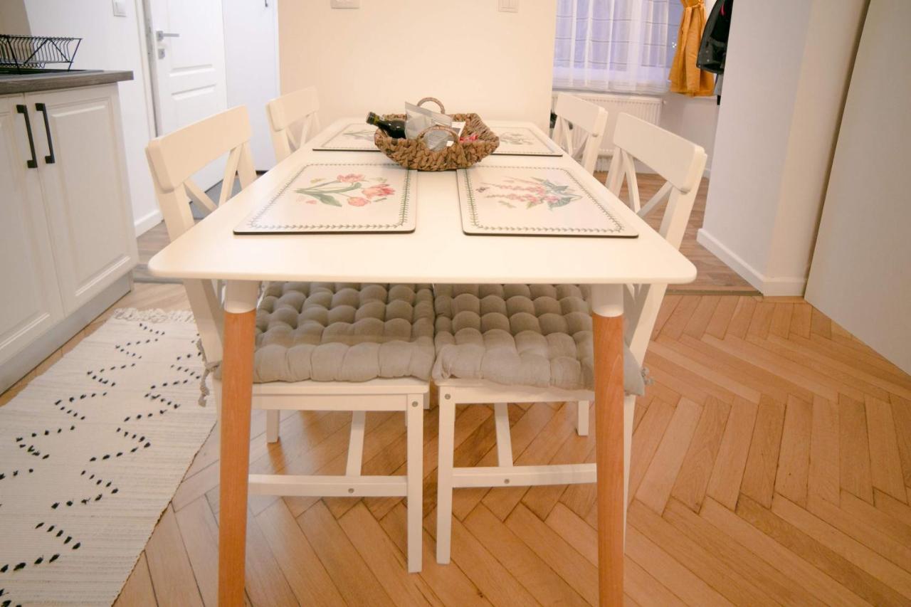 Jasmine Serenity Apartment - Central, Behind Black Church Braşov Extérieur photo