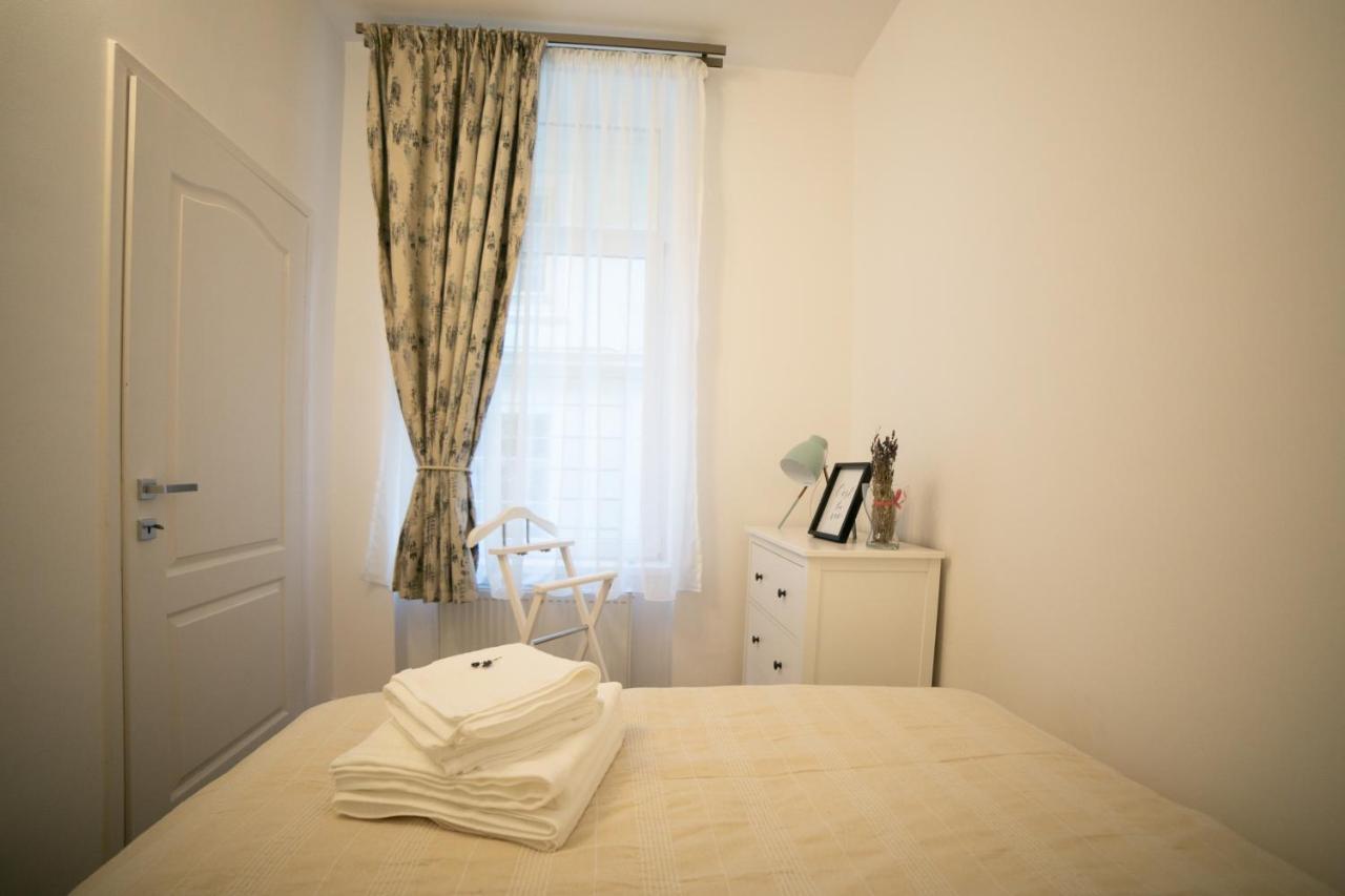Jasmine Serenity Apartment - Central, Behind Black Church Braşov Extérieur photo